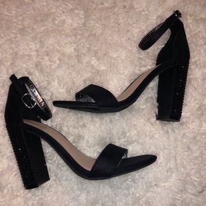 Tevolio Black Block Heel Pumps